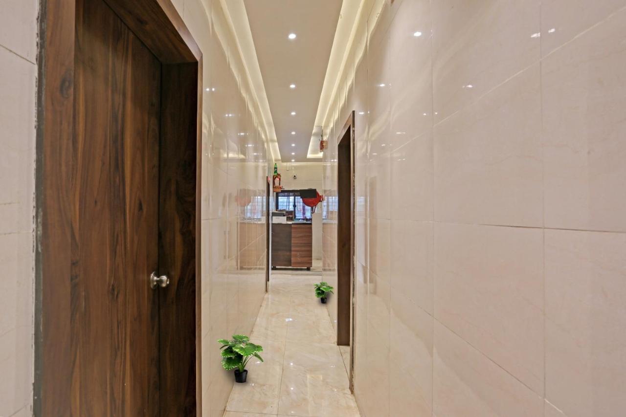 Hotel O Nandi Palace Lodging And Boarding Ulhāsnagar Екстериор снимка